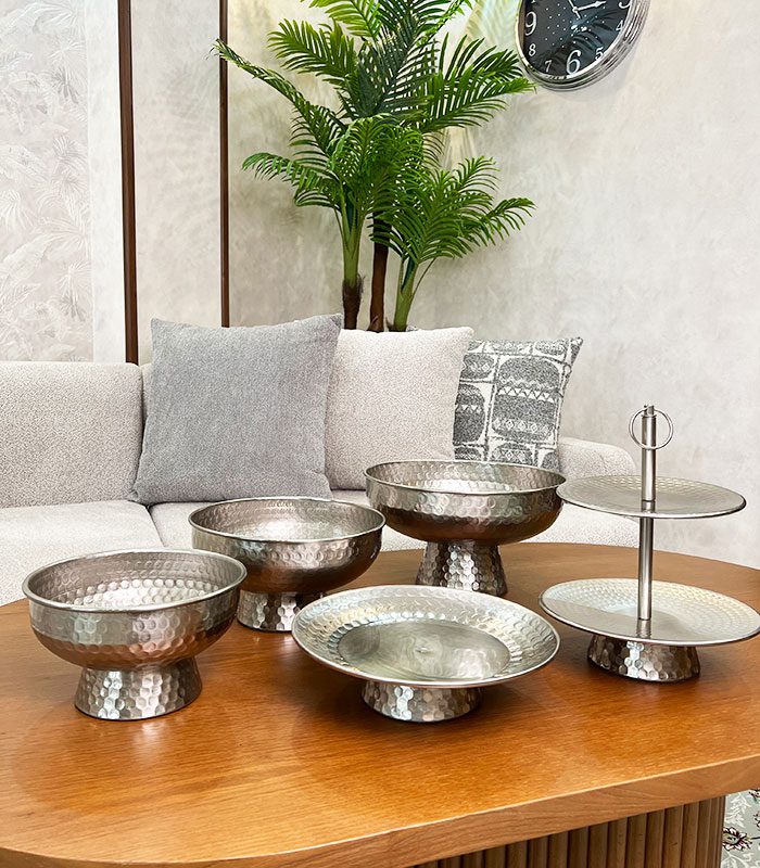 ظروف پذیرایی چکشی نقره ای